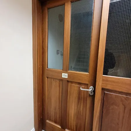 Modern 2-bed Flat Centre * Galway