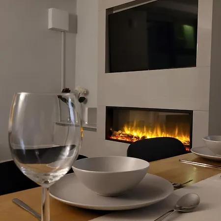 Modern 2-bed Flat Centre * Galway