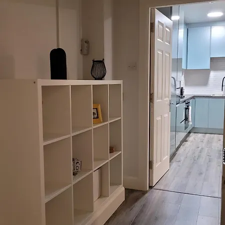 Modern 2-bed Flat Centre Apartment *