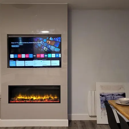 Modern 2-bed Flat Centre Apartment *